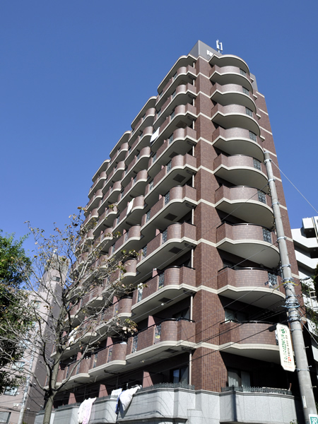 グリフィン横浜東白楽2番館の外観