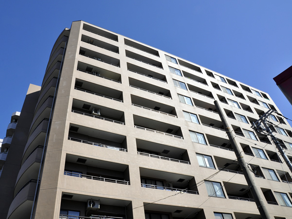 クリオ東神奈川1番館の外観