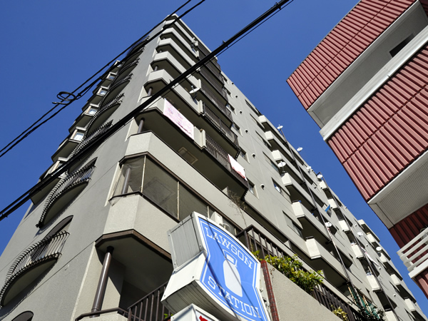 セザール東白楽の外観