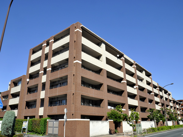 びゅうパルク横濱富家町2番館の外観