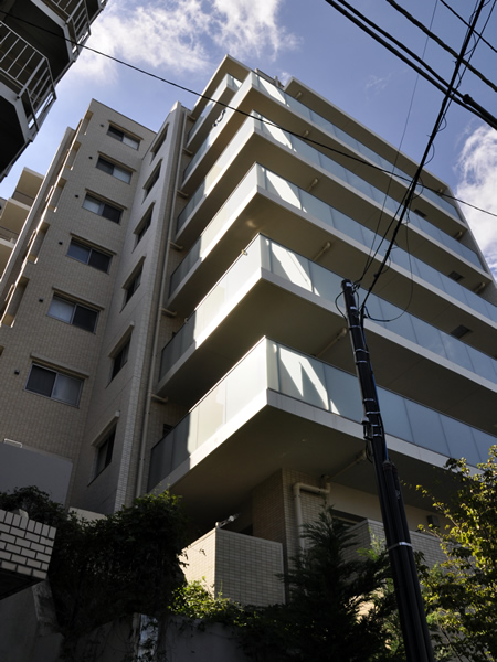 ルフォン横浜白楽の外観