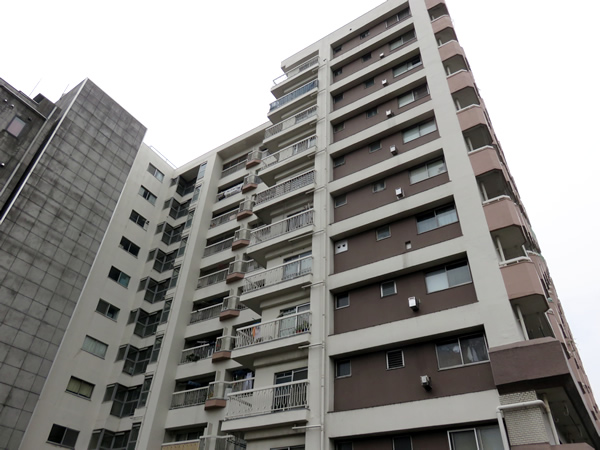 横浜根岸ダイヤモンドマンションの外観