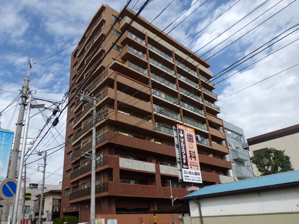 レクセルプラザ鶴間の外観