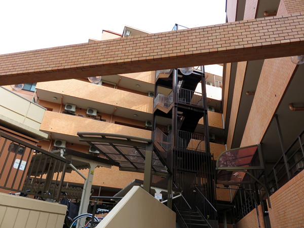 ライオンズヒルズ町田1番館の外観