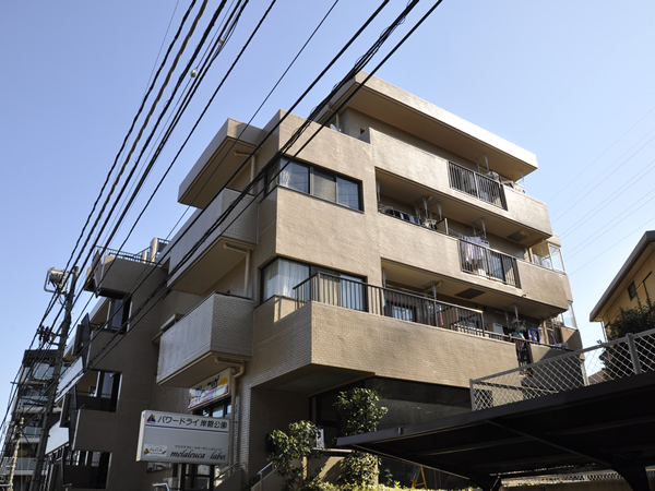 コスモ岸根公園の外観