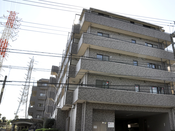 ライオンズマンション岸根公園南の外観