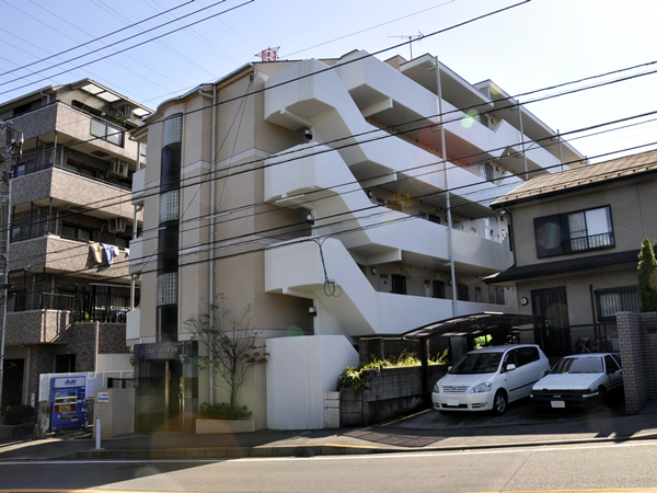 エスポワール岸根公園の外観