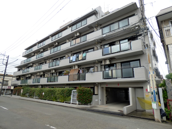 クリオ南林間3番館の外観