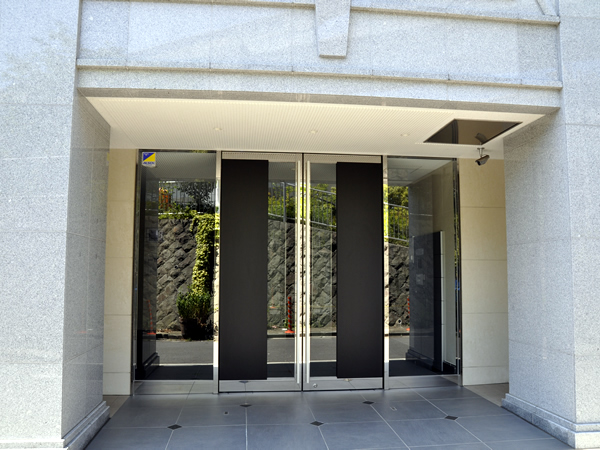 レグラス横浜西口の外観