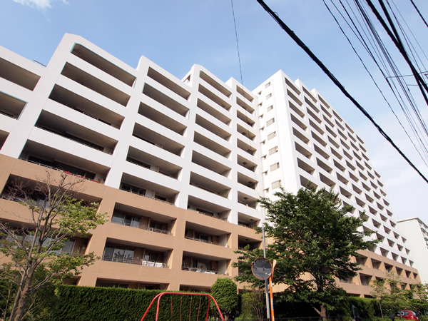 ヌーベルヴィラージュひばりの外観