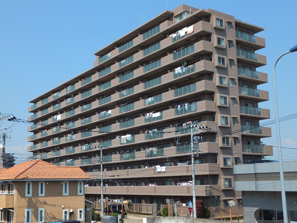 グランソレイユ橋本の外観