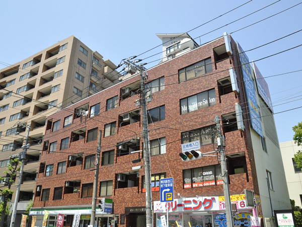 ストークビル横浜の外観