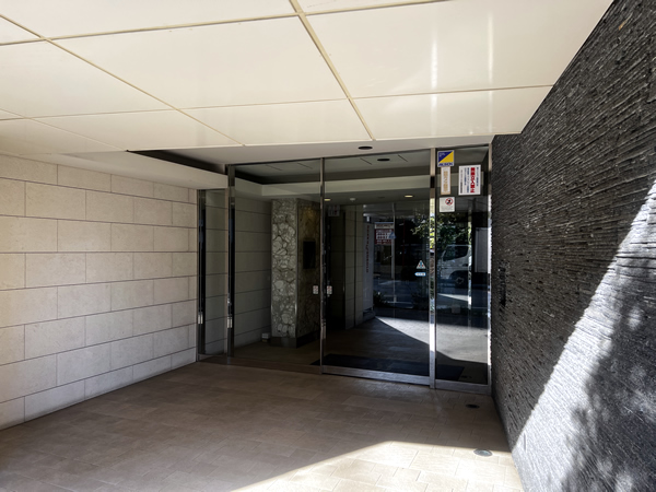 ステージファースト新宿原町の外観