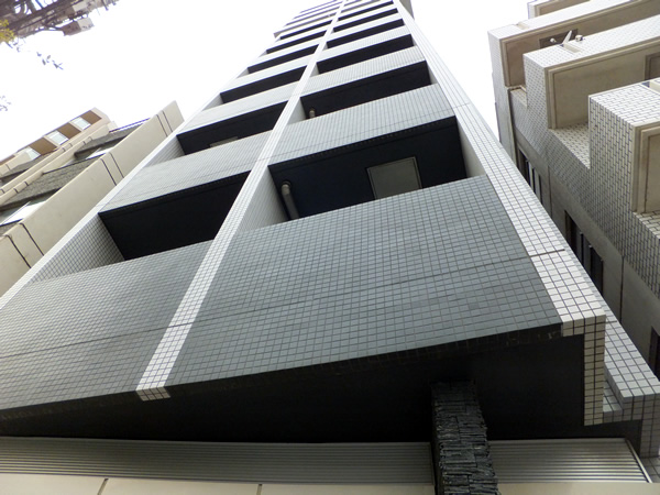 ステージファースト新宿原町の外観