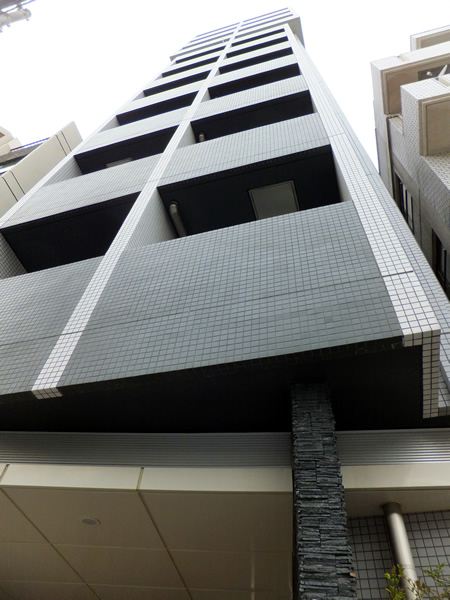 ステージファースト新宿原町の外観