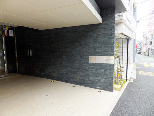 ステージファースト新宿原町の外観