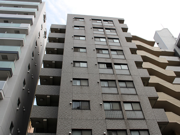 アドヴァンス川崎駅前の外観