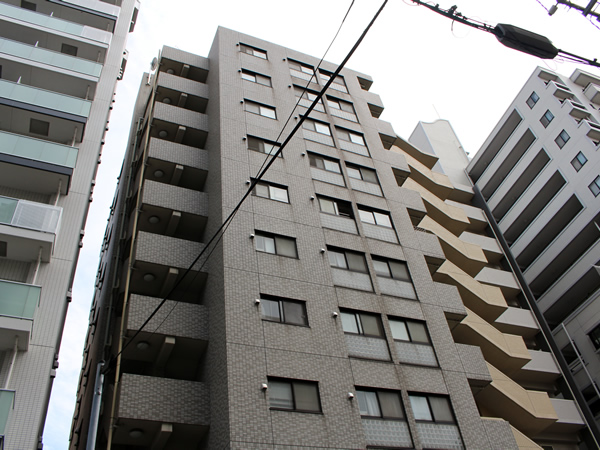 アドヴァンス川崎駅前の外観