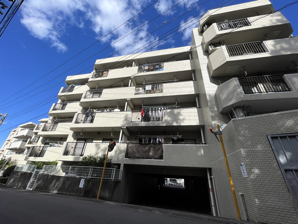 藤和新百合ヶ丘コープの外観