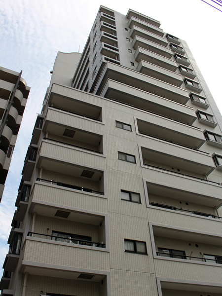 ナビウス川崎駅前の外観