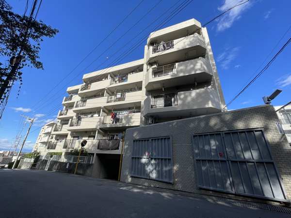 藤和新百合ヶ丘コープの外観