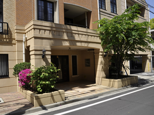 グランシティ横浜西口の外観