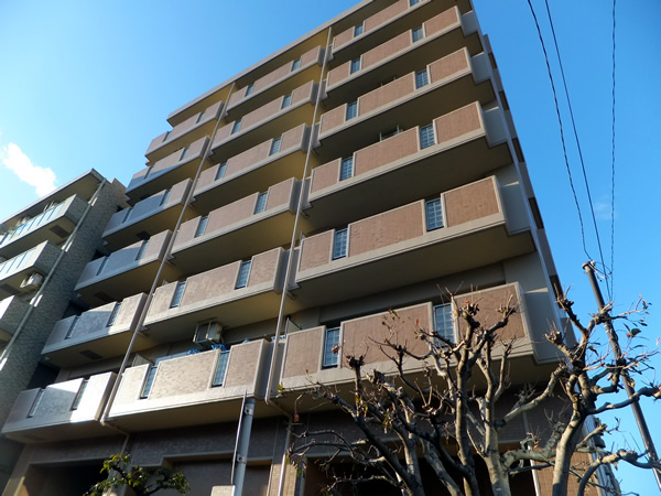 アールプラザ本厚木の外観