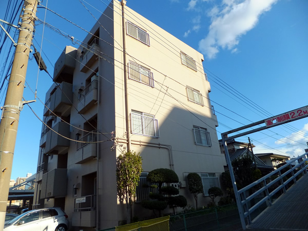 サニース厚木の外観