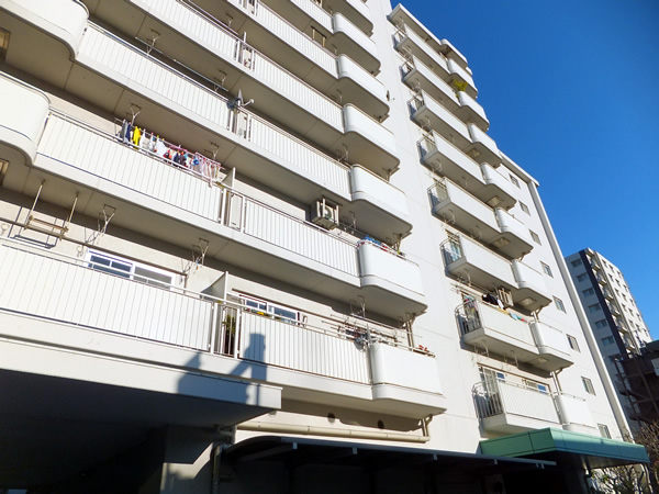 ライオンズマンション厚木の外観