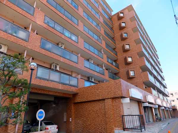 コーポ鶴巻の外観