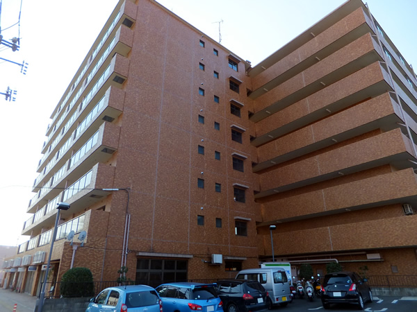 コーポ鶴巻の外観