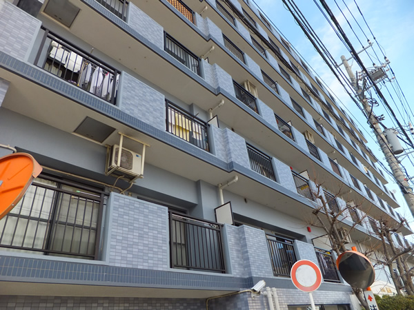 セザール東海大学前の外観