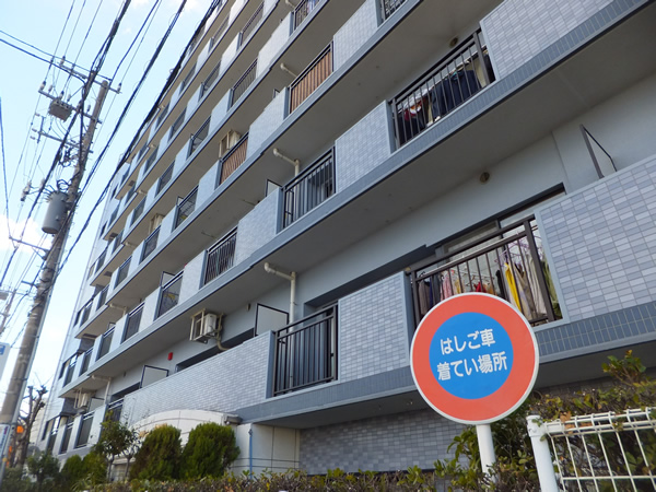 セザール東海大学前の外観