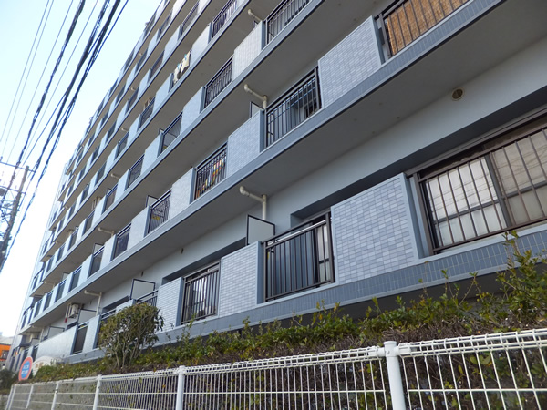 セザール東海大学前の外観