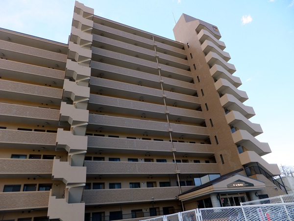 ライオンズガーデン秦野の外観