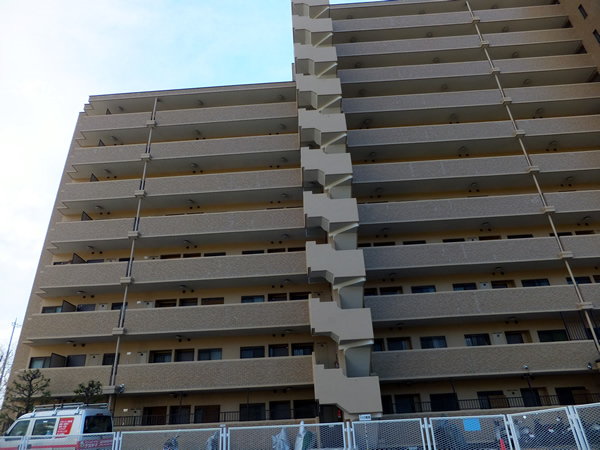 ライオンズガーデン秦野の外観