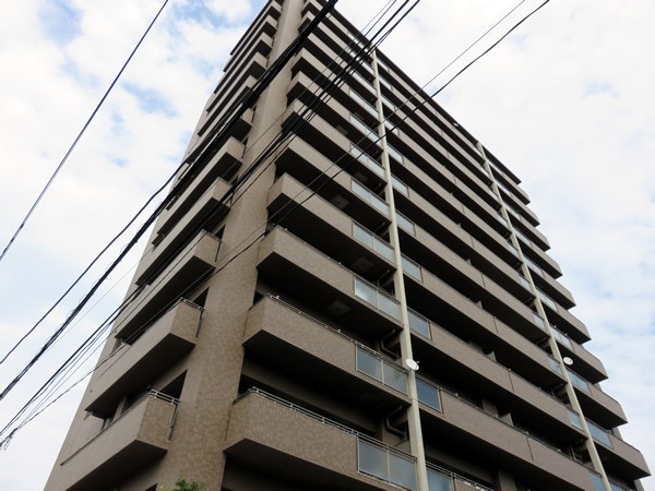 サーパス厚木旭町の外観