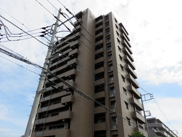 サーパス厚木旭町の外観