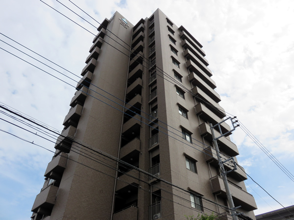 サーパス厚木旭町の外観