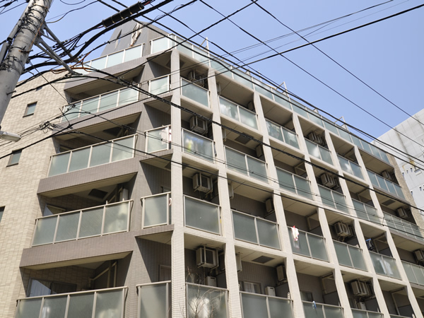 アヴァンツァーレ横浜の外観