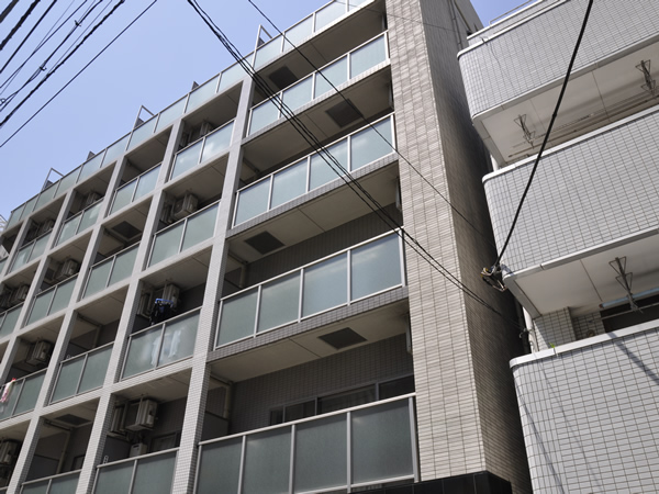 アヴァンツァーレ横浜の外観