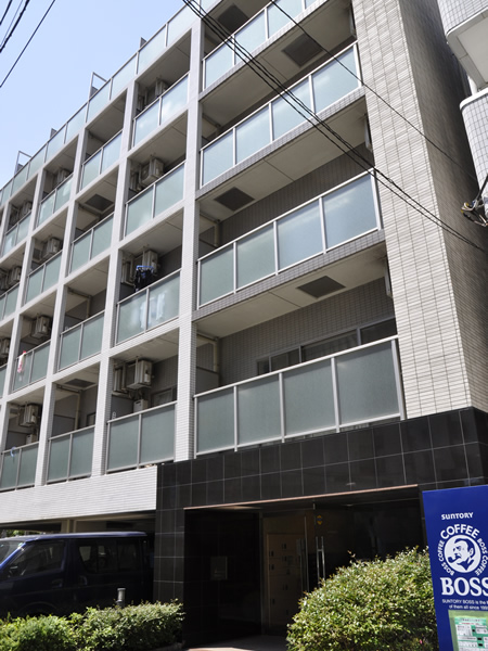 アヴァンツァーレ横浜の外観