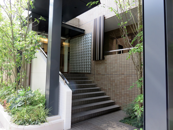 リノグラン東林間アリーナの外観