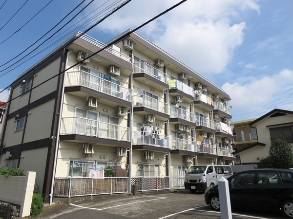 フラワーハイツの外観