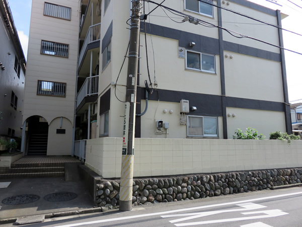 フラワーハイツの外観