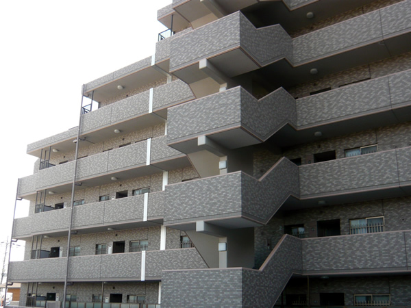 南林間パークホームズ2番館の外観