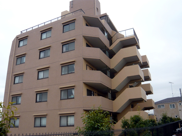 サングレイス大和の外観