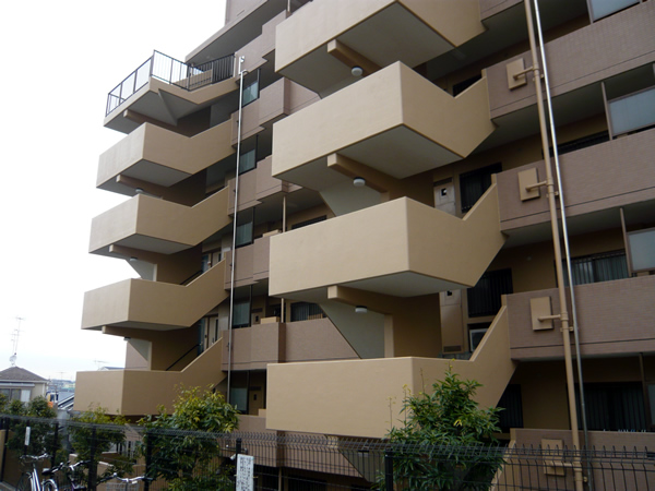 サングレイス大和の外観