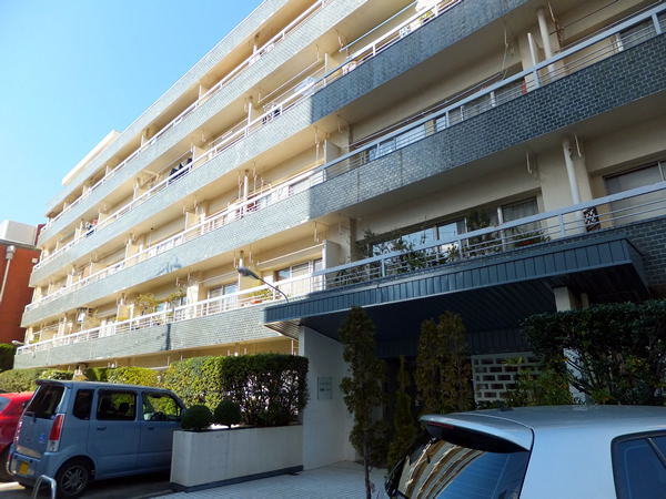 高輪ハイツの外観