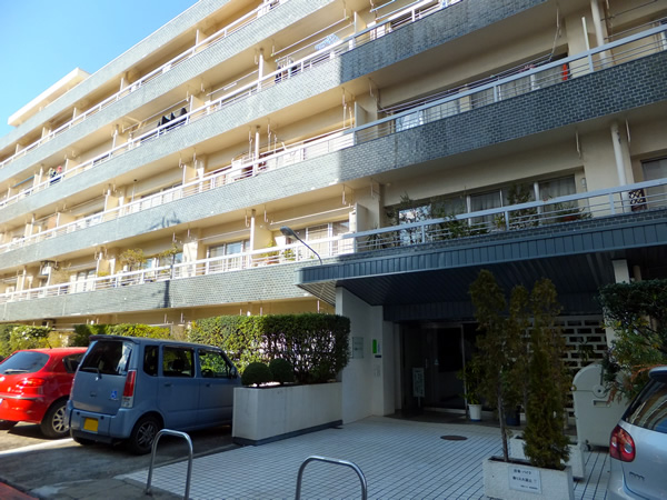 高輪ハイツの外観